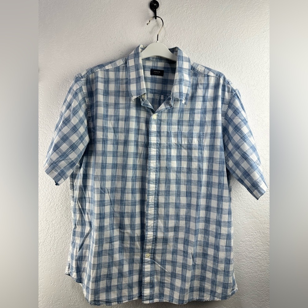 Arrow Men’s Classic Checkered Button Down Blue/White Shirt Size L